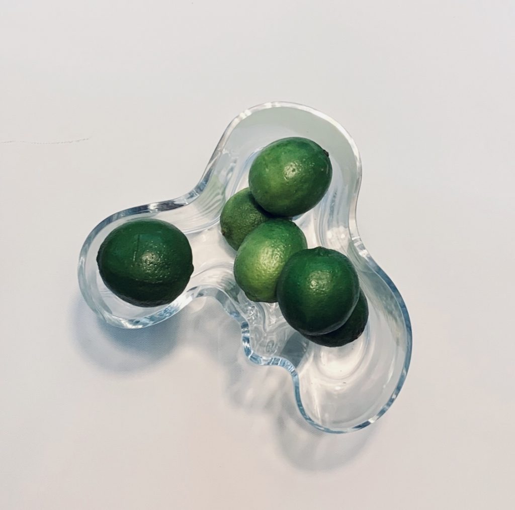 Savoy vase, with limes