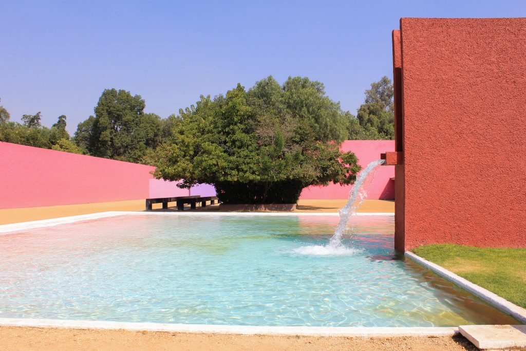 The water pool at Cuadra San Cristóbal