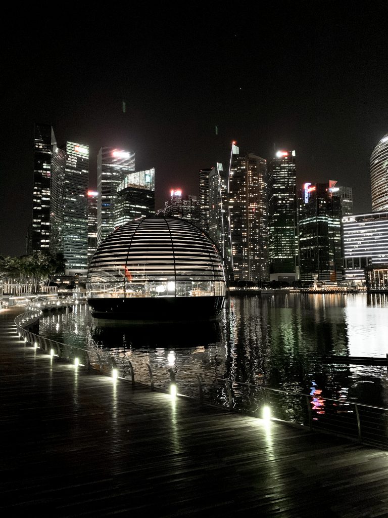 Apple Store dome in Singapore