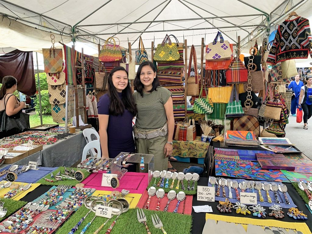 Legazpi Sunday Market vendors Mom and daughter