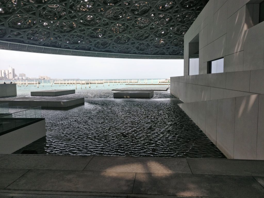 Water and Architecture Louvre Abu Dhabi - Jean Nouvel 